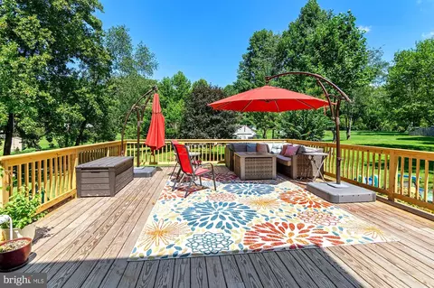 Exterior - 709 Sonne Dr, Annapolis, MD 21401 photo 3 of 7