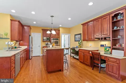 Kitchen - 709 Sonne Dr, Annapolis, MD 21401 photo 3 of 5
