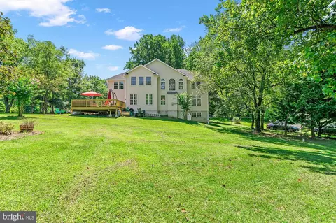 Exterior - 709 Sonne Dr, Annapolis, MD 21401 photo 5 of 7