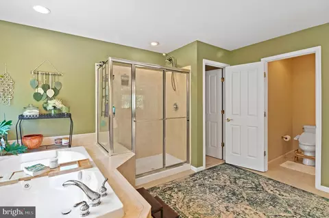 Bath - 709 Sonne Dr, Annapolis, MD 21401 photo 5 of 7