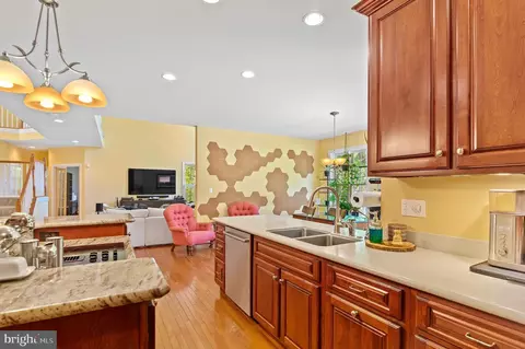 Kitchen - 709 Sonne Dr, Annapolis, MD 21401 photo 5 of 5
