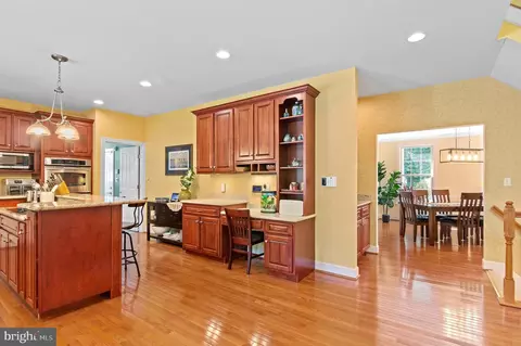 Entry Way - 709 Sonne Dr, Annapolis, MD 21401 photo 6 of 16