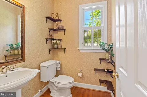 Bath - 709 Sonne Dr, Annapolis, MD 21401 photo 1 of 7