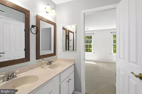 Entry Way - 709 Sonne Dr, Annapolis, MD 21401 photo 14 of 16