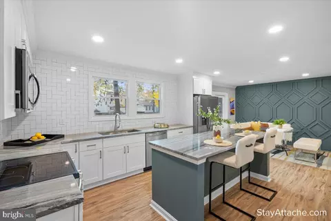 Kitchen - 1241 Avalon Blvd, Shady Side, MD 20764 photo 5 of 6