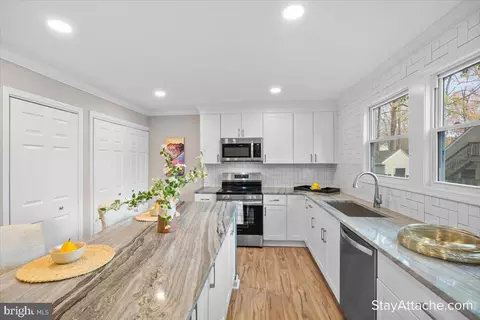 Kitchen - 1241 Avalon Blvd, Shady Side, MD 20764 photo 4 of 6
