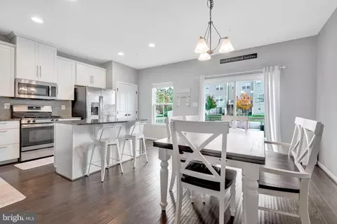 8319 Eagle St, Glen Burnie, MD 21060