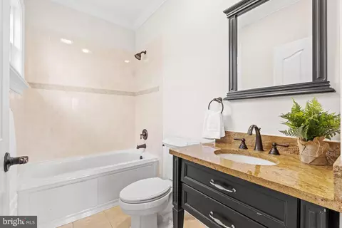 Bath - 530 Edgewater Rd, Pasadena, MD 21122 photo 2 of 3