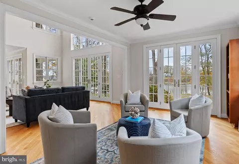 Living - 530 Edgewater Rd, Pasadena, MD 21122 photo 4 of 5