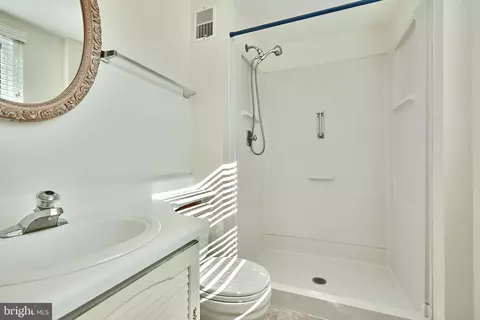 Bath - 7712 Tobruk Ct, Hanover, MD 21076 photo 2 of 4