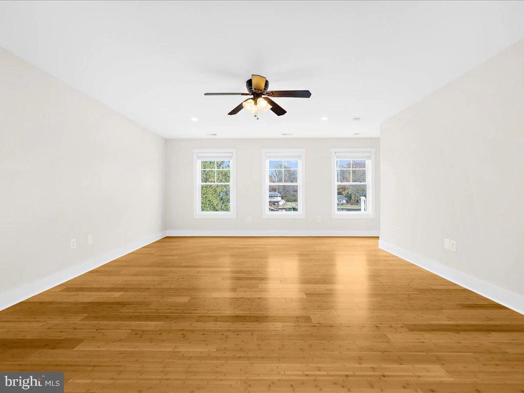 Living - 4923 Thomas Dr, Shady Side, MD 20764 photo 11 of 13