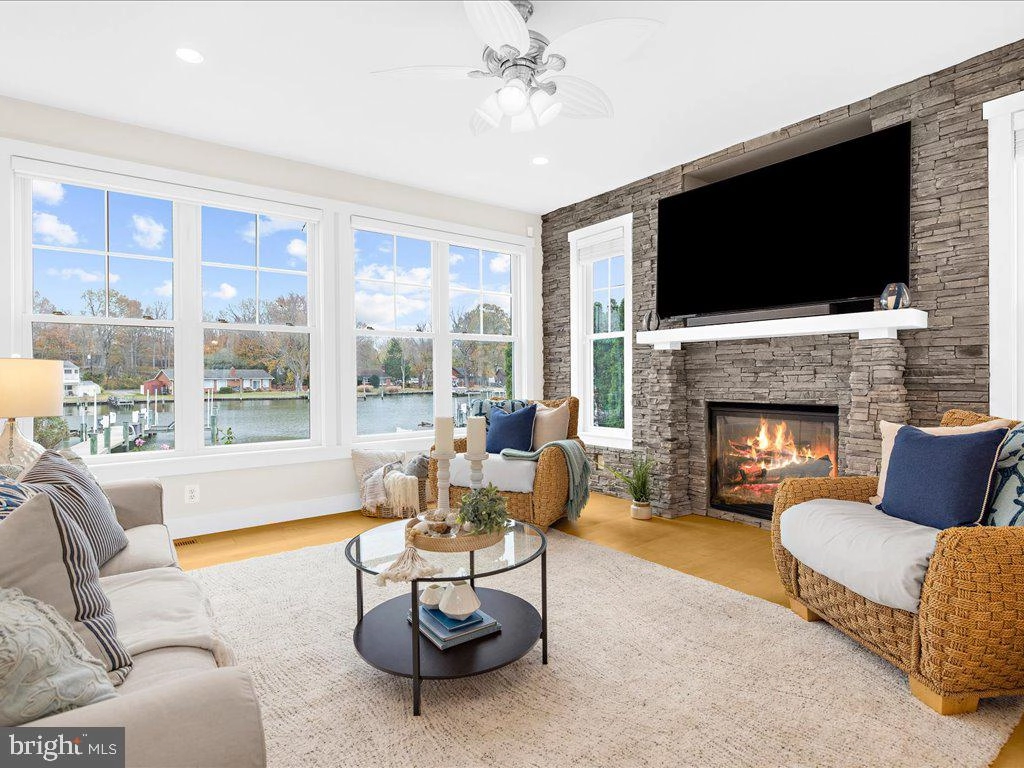 Living - 4923 Thomas Dr, Shady Side, MD 20764 photo 4 of 13