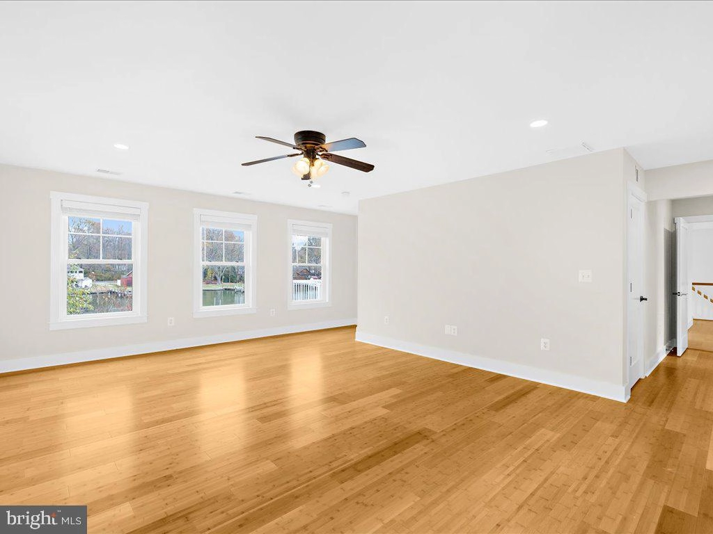 Living - 4923 Thomas Dr, Shady Side, MD 20764 photo 10 of 13