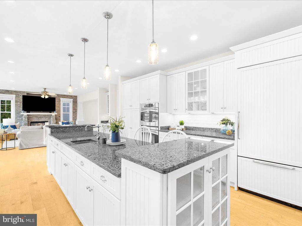 Kitchen - 4923 Thomas Dr, Shady Side, MD 20764 photo 7 of 10