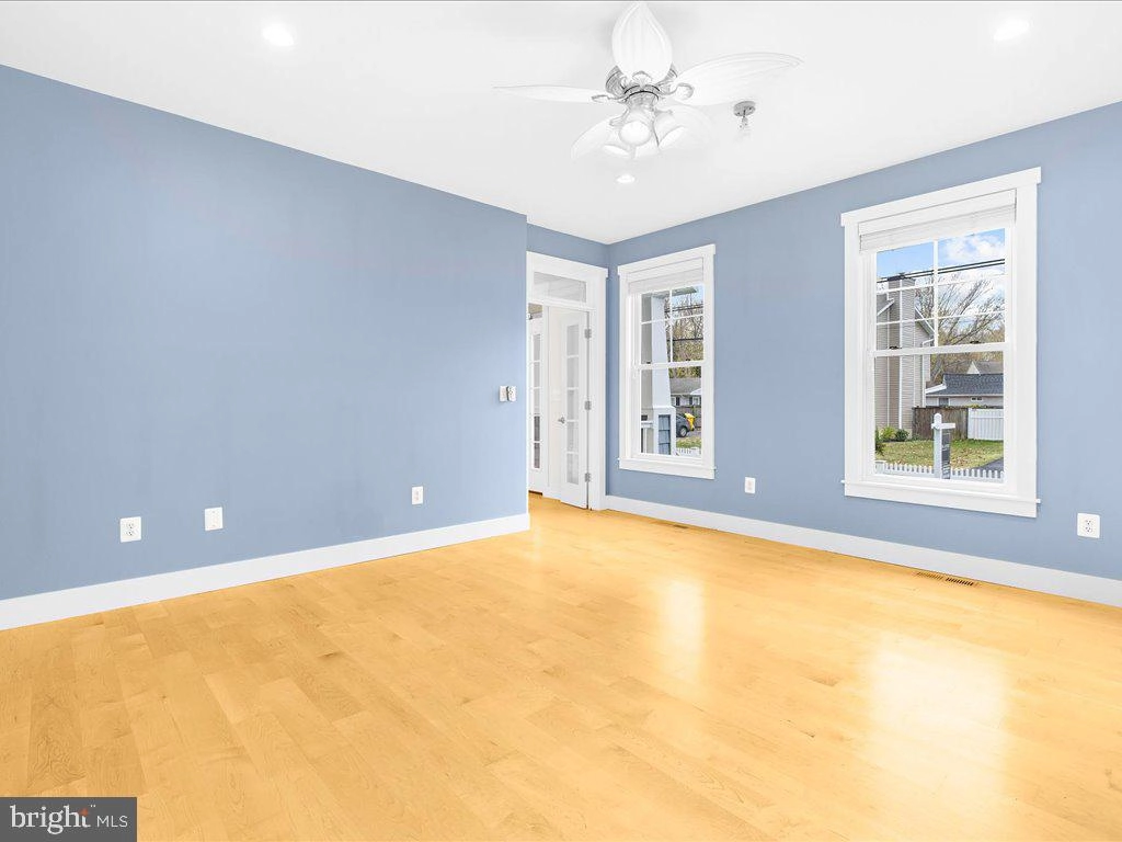 Living - 4923 Thomas Dr, Shady Side, MD 20764 photo 7 of 13