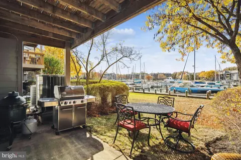 Exterior - 2180 Chesapeake Harbour Dr, Annapolis, MD 21403 photo 2 of 13