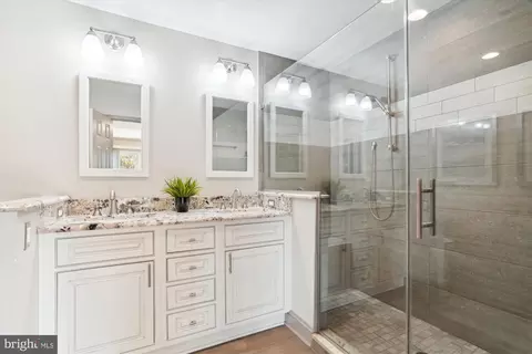 Bath - 2180 Chesapeake Harbour Dr, Annapolis, MD 21403 photo 1 of 3