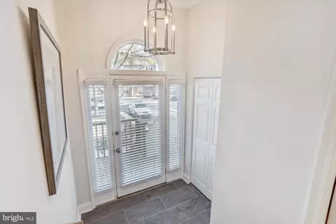 Entry Way - 2180 Chesapeake Harbour Dr, Annapolis, MD 21403 photo 5 of 6