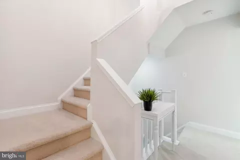 Entry Way - 2180 Chesapeake Harbour Dr, Annapolis, MD 21403 photo 3 of 6