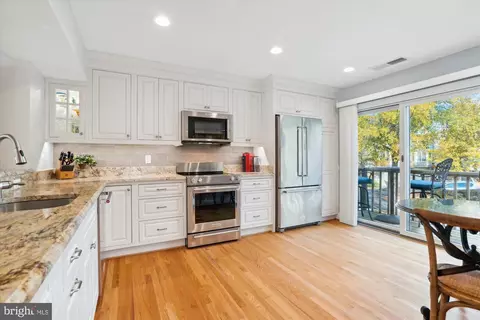 Kitchen - 2180 Chesapeake Harbour Dr, Annapolis, MD 21403 photo 2 of 2