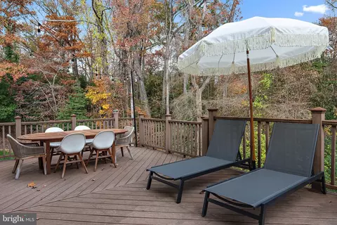 Exterior - 212 Bowen Ct, Annapolis, MD 21401 photo 7 of 9