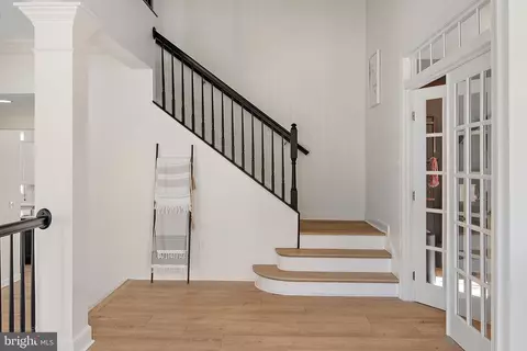 Entry Way - 212 Bowen Ct, Annapolis, MD 21401 photo 12 of 14
