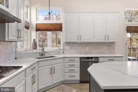 Kitchen - 212 Bowen Ct, Annapolis, MD 21401 photo 3 of 7