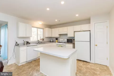 232 Night Haven Ct, Edgewater, MD 21037 photo 3