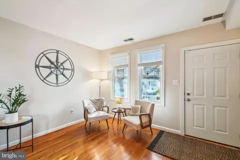 Entry Way - 513 Second St, Annapolis, MD 21403 photo 3 of 6