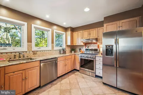 Kitchen - 513 Second St, Annapolis, MD 21403 photo 2 of 2