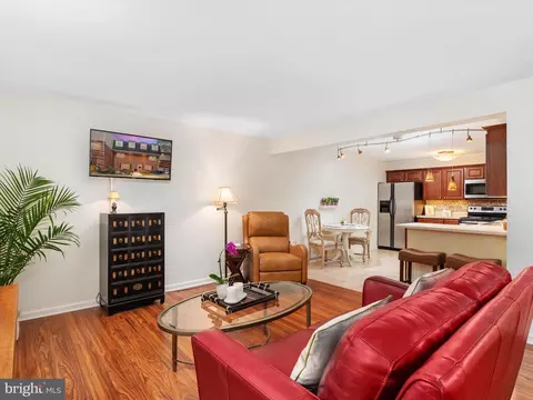 Living - 3 Heritage Ct #C, Annapolis, MD 21401 photo 1 of 2