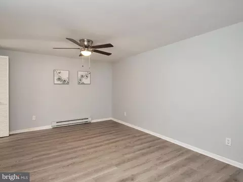 Living - 456 Maple Leaf Dr, Edgewater, MD 21037 photo 7 of 7