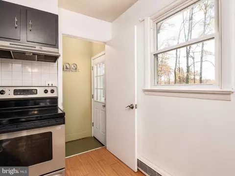 Entry Way - 456 Maple Leaf Dr, Edgewater, MD 21037 photo 1 of 2