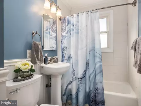 Bath - 456 Maple Leaf Dr, Edgewater, MD 21037 photo 1 of 2