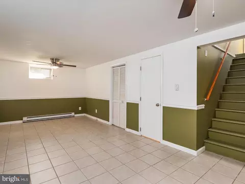 Living - 456 Maple Leaf Dr, Edgewater, MD 21037 photo 5 of 7
