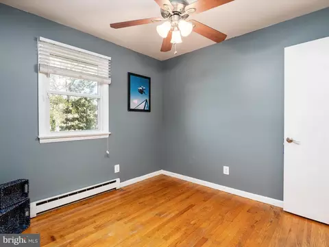 Bedroom - 456 Maple Leaf Dr, Edgewater, MD 21037 photo 6 of 7