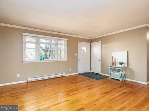 Living - 456 Maple Leaf Dr, Edgewater, MD 21037 photo 1 of 7