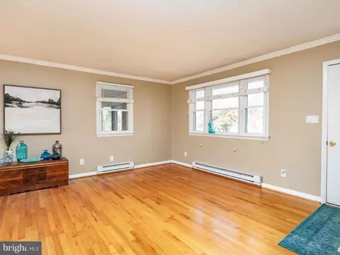 Living - 456 Maple Leaf Dr, Edgewater, MD 21037 photo 2 of 7