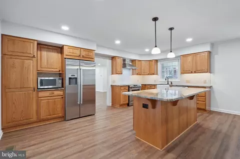 1721 Stratton Rd, Crofton, MD 21114 photo 3