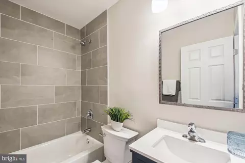 Bath - 8007 Outing Ave, Pasadena, MD 21122 photo 1 of 2