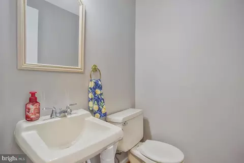 Bath - 511 Augusta Dr, Arnold, MD 21012 photo 1 of 4