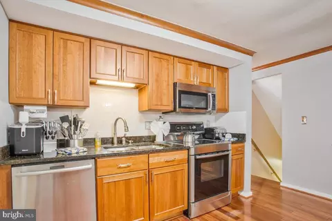Kitchen - 511 Augusta Dr, Arnold, MD 21012 photo 2 of 2