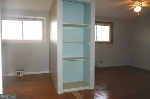 Bedroom - 7690 Oak Ln, Pasadena, MD 21122 photo 2 of 2