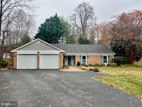 924 Schooner Cir, Annapolis, MD 21401