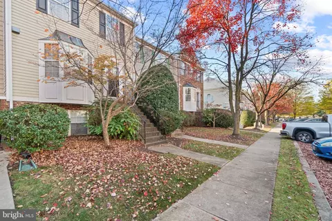 1927 Pawlet Dr, Crofton, MD 21114 photo 3