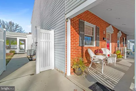 178 Dunlap Rd, Pasadena, MD 21122 photo 6