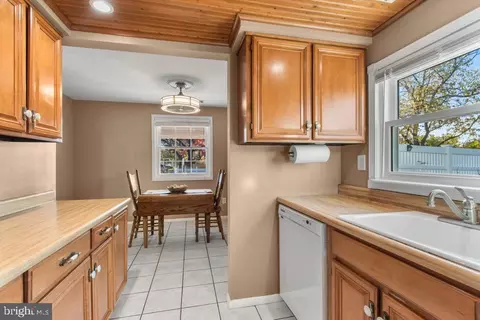 178 Dunlap Rd, Pasadena, MD 21122 photo 7