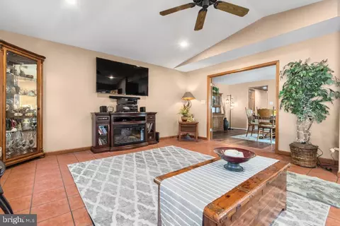 178 Dunlap Rd, Pasadena, MD 21122 photo 18