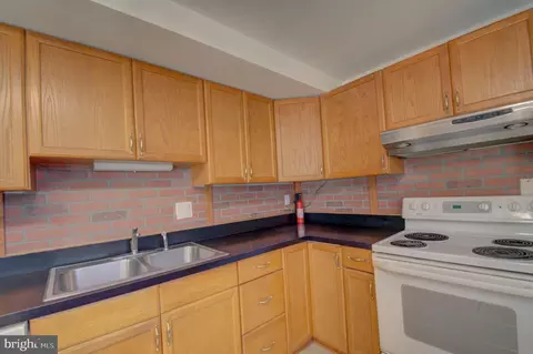 Kitchen - 818 Macsherry Dr, Arnold, MD 21012 photo 2 of 2