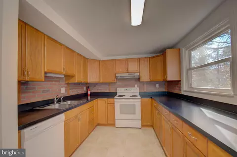 Kitchen - 818 Macsherry Dr, Arnold, MD 21012 photo 1 of 2